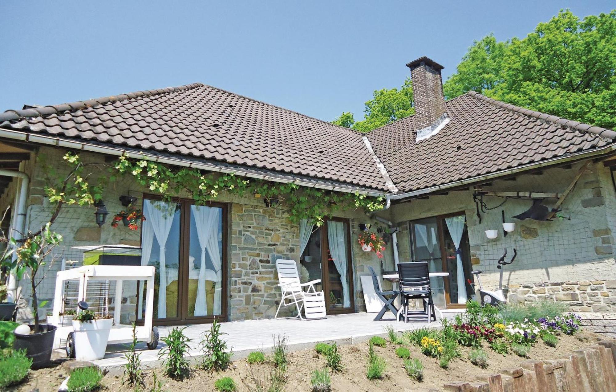 Awesome Home In Chevron With Kitchen エクステリア 写真